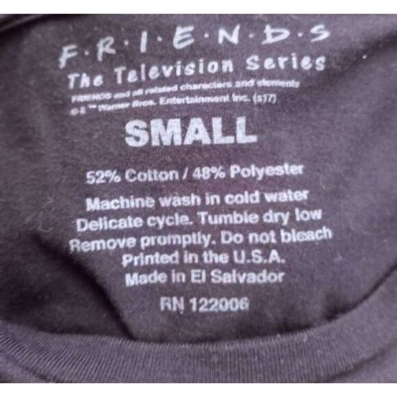 FRIENDS CENTRAL PERK BLACK T-SHIRT SZ.S EUC. - Picture 3 of 3